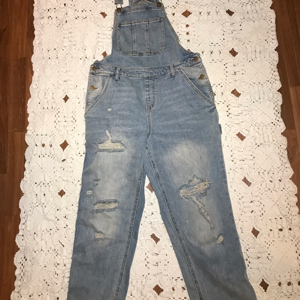 Baggy overalls!!